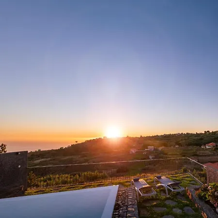 Casa Da Maloeira By An Island Holiday home *