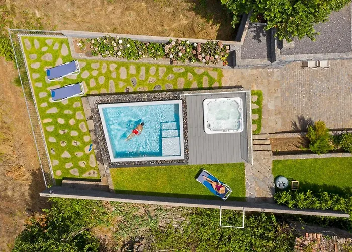 Casa Da Maloeira By An Island