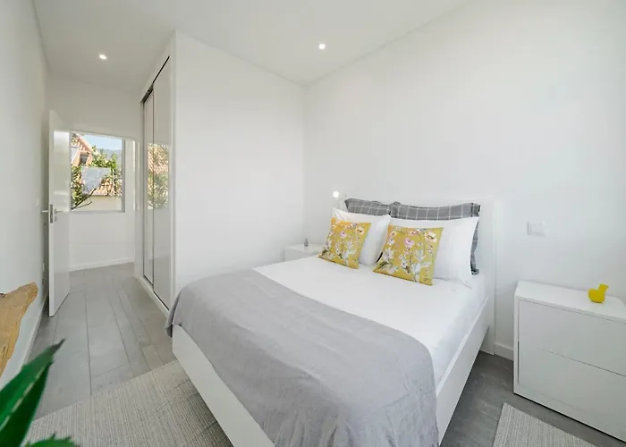 Casa Da Maloeira By An Island *