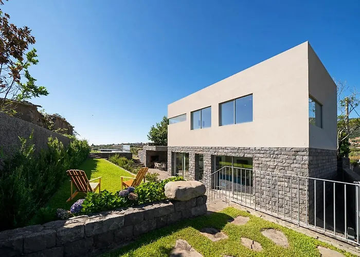 別荘 Casa Da Maloeira By An Island *